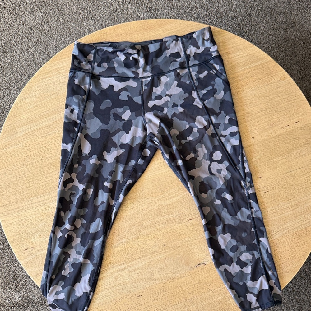 Athleta Gray/Brown Camo Leggings